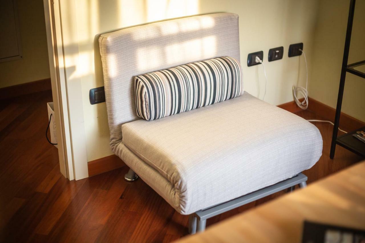 Cinematic Modern Flat, 100 Mt Da Ospedale Apartman Ravenna Kültér fotó
